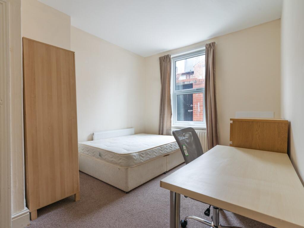 3 bedroom ground floor flat for rent