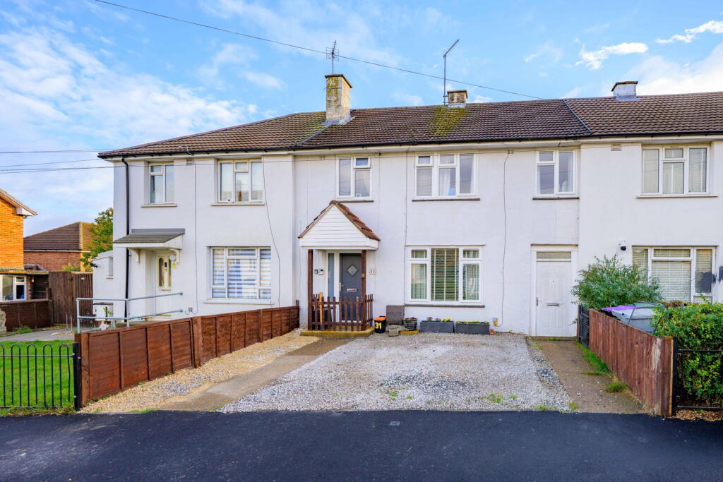 4-bed terraced on Shelley Avenue in Grantham, £200,000