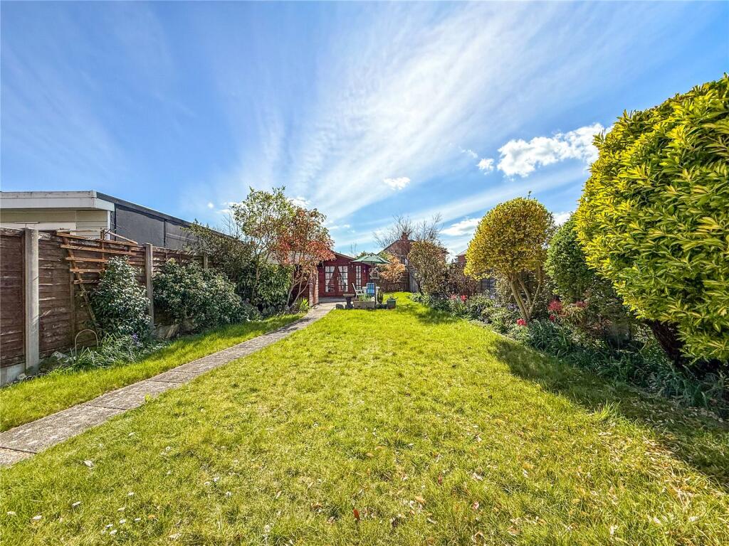 Elizabeth Avenue, Christchurch, Dorset, BH23 - View 3