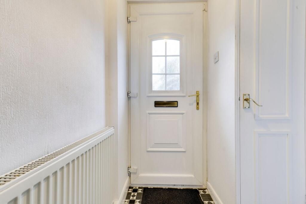 House in Ashfield, Edgewood, Hucknall - More