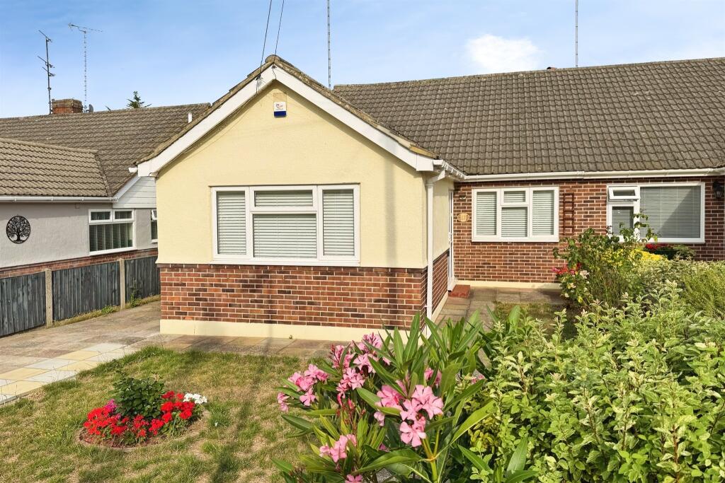 Main image of property: Grovewood Avenue, Leigh-On-Sea