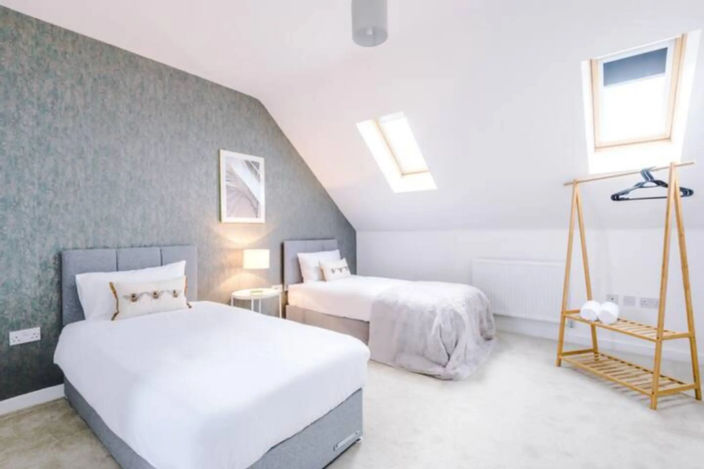 Beastow Road, Manchester, M12 photo 4