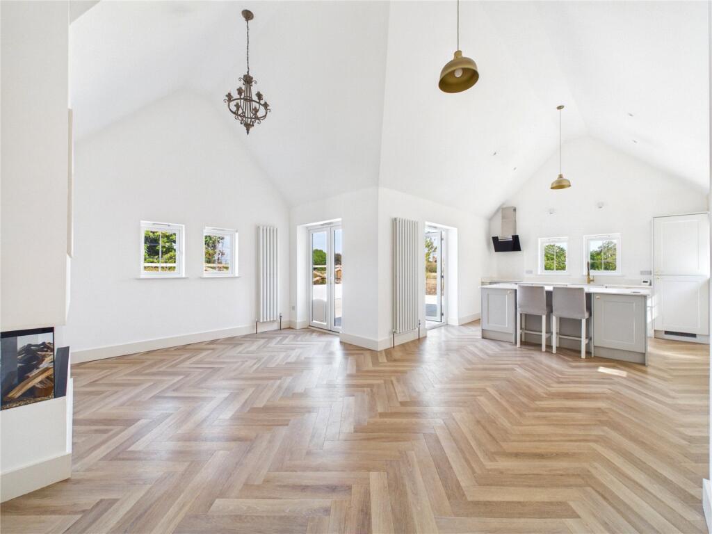 House in Chelmsford, Little Waltham - More