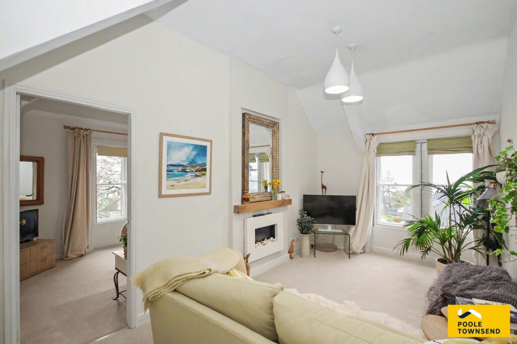 10 Abbotsford, Grange-Over-Sands, LA11 7AP photo 2