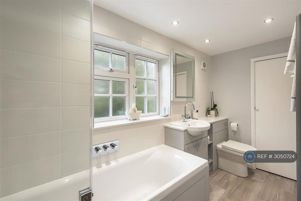 House in St Albans - View 3