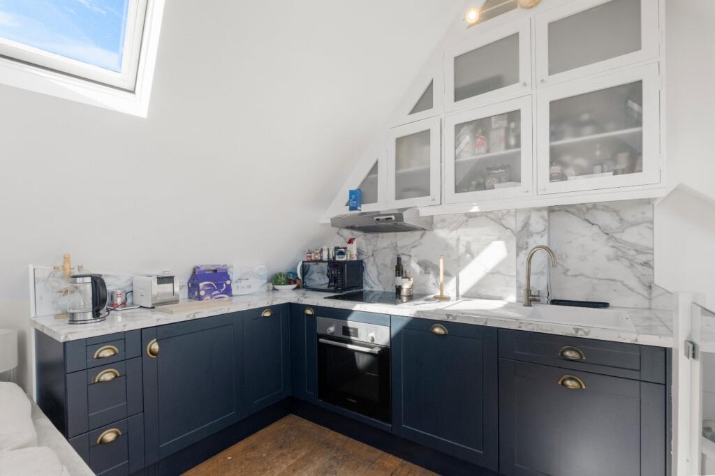Apartment in London - View 3