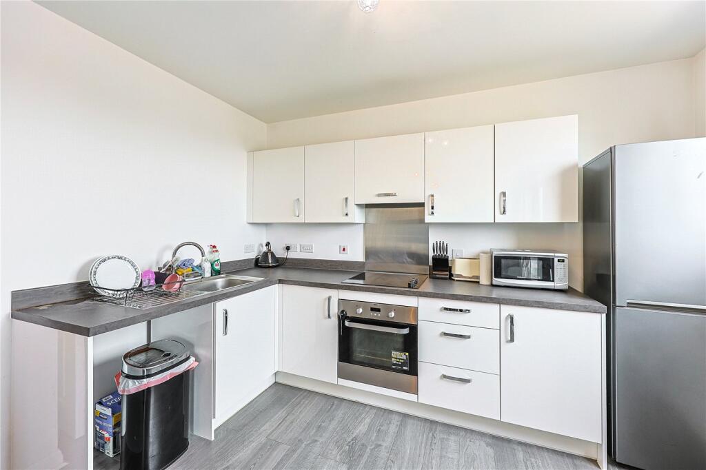 Apartment in London - More