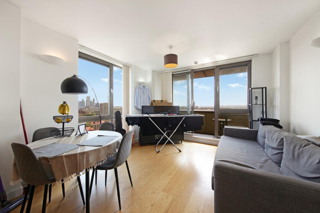 Apartment in London, St. George in the East, Wapping - View 2