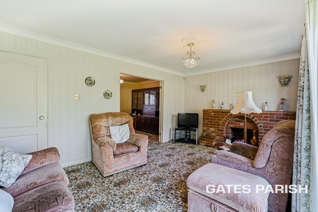Moor Lane, Upminster, RM14 photo 4