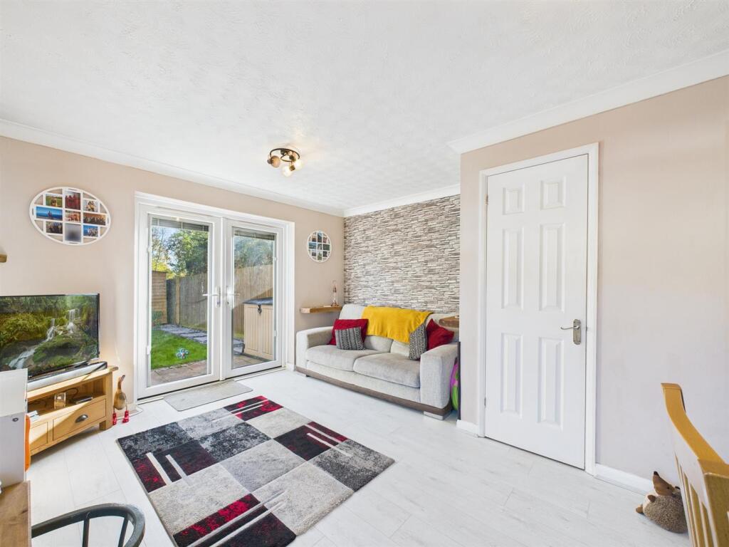 House in Stoke Mandeville, Buckinghamshire - View 3