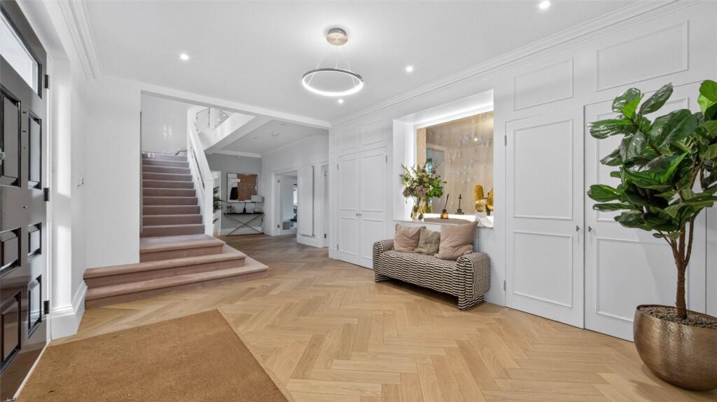 House in Enfield - View 4