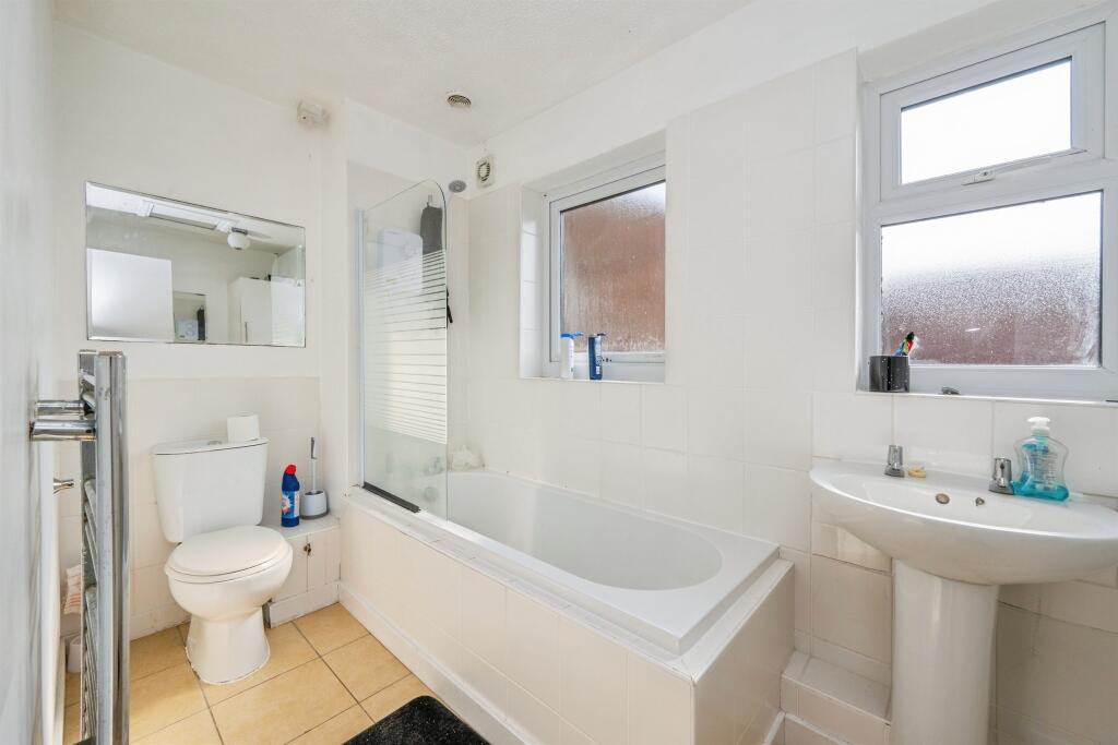 Danebridge Crescent, Oakwood, Derby photo 4