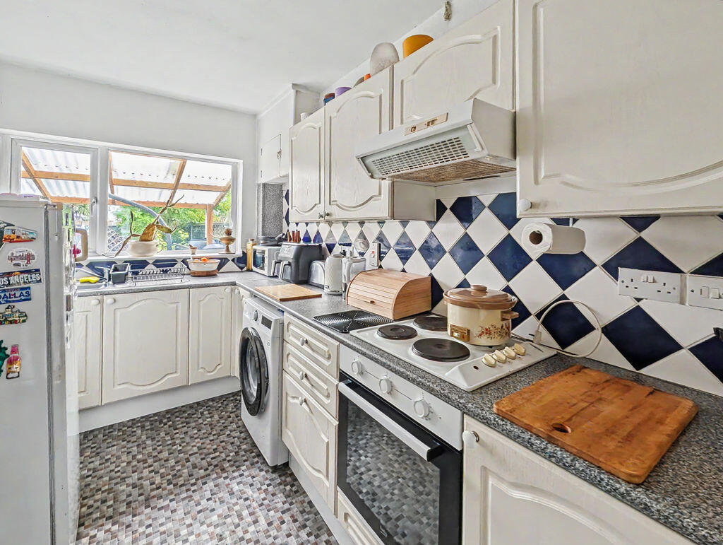 Whitchurch Road, Harlescott, Shrewsbury, Shropshire, SY1 4ED photo 2