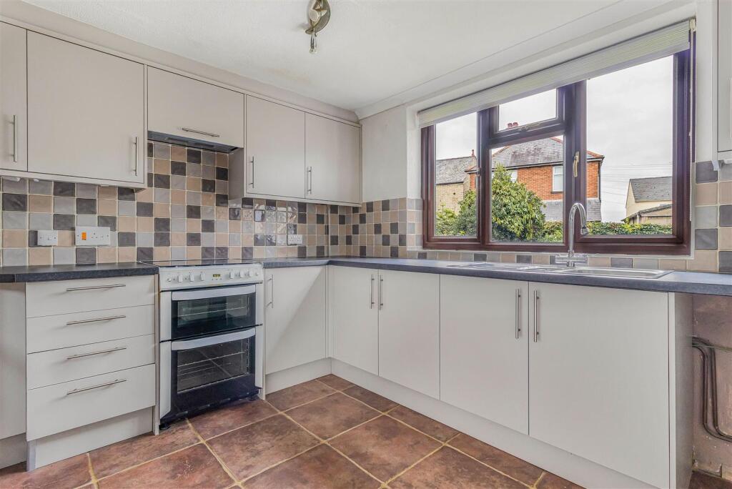 Linton Close, Newmarket photo 4