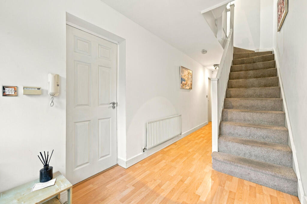 House in Nottingham, Hockley, The Meadows - View 4