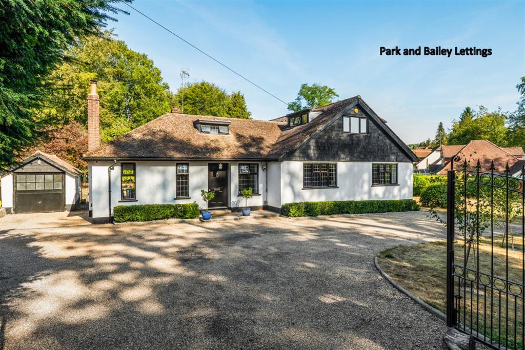 Main image of property: 5 bedroom Detached House in Woldingham