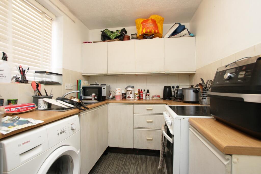 Manor Court, Strode Road, Wellingborough,  photo 4