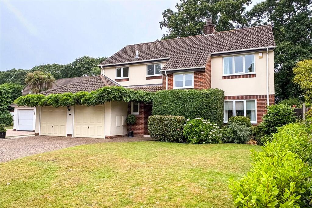 Main image of property: Badgers Copse, New Milton, Hampshire, BH25