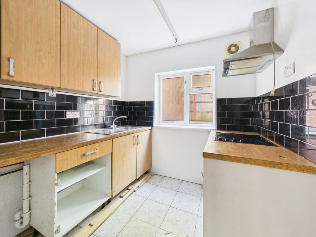 House in Nottingham - View 5