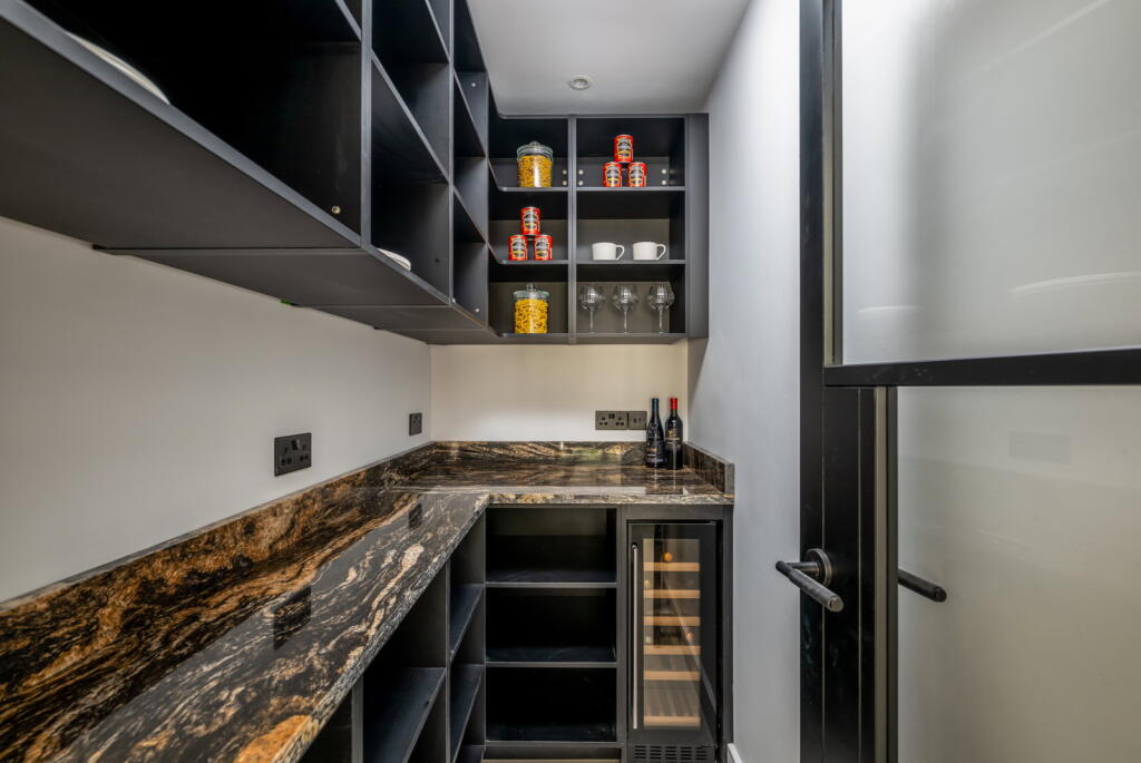 Additional image 17 of Park Rise Close, Harpenden, Hertfordshire, AL5 3AW