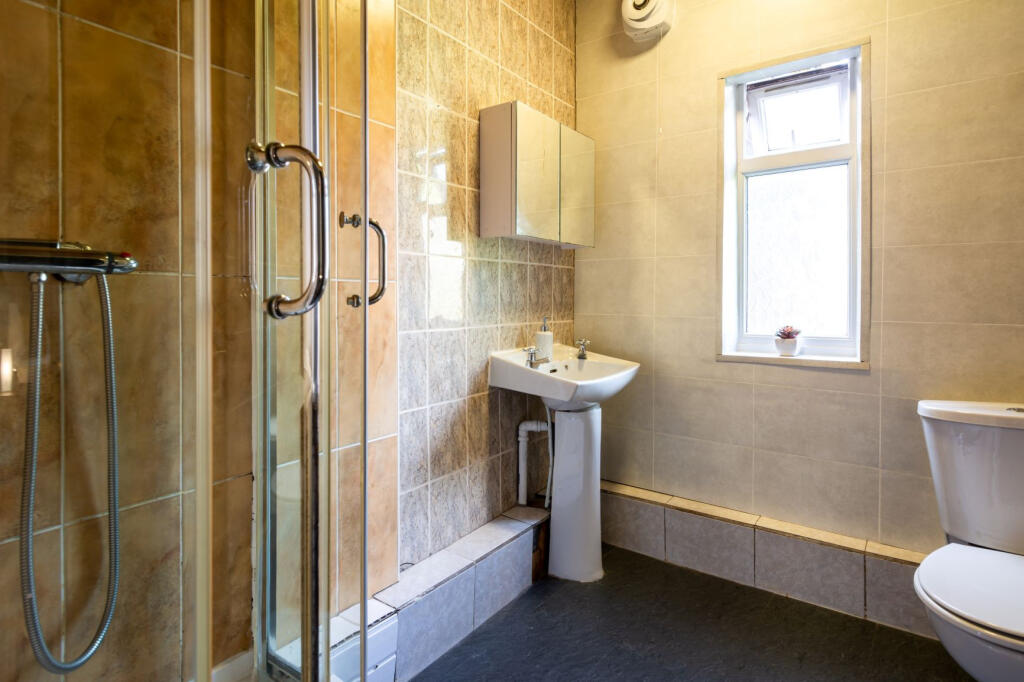 House in Leeds - View 5