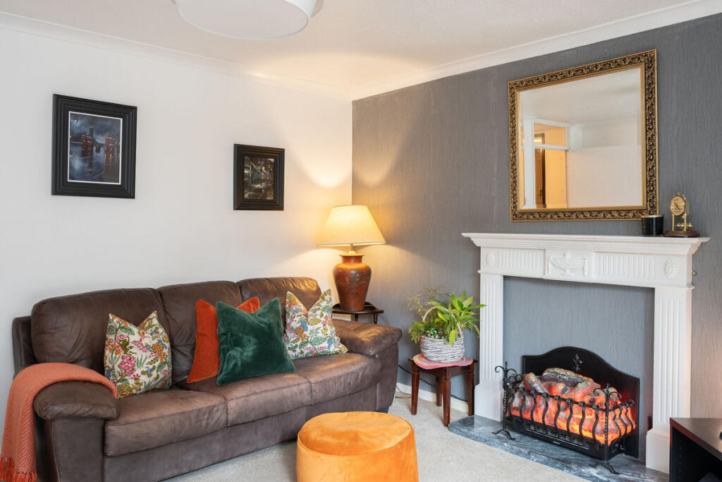 House in Horsham, North Heath, North Horsham - View 4