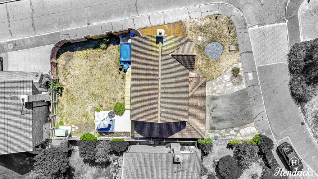 House in Rochford, Canewdon - More