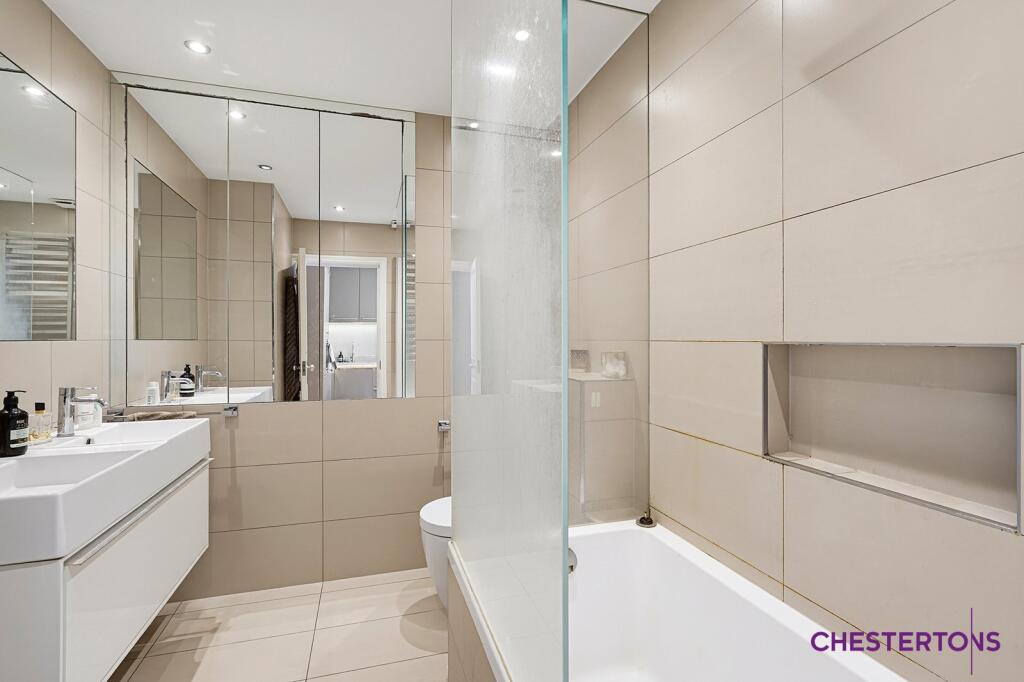 Apartment in London - More