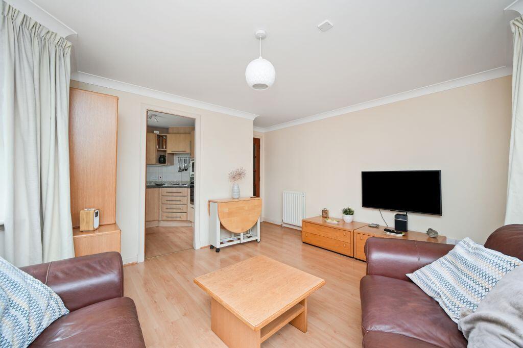 Flat 3, 32 Meadow Place Road, Edinburgh, EH12 7RY photo 4