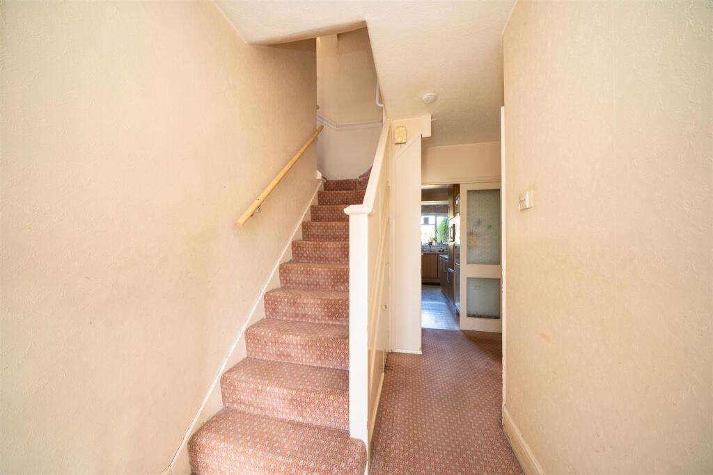 House in Three Rivers, Croxley Green - More