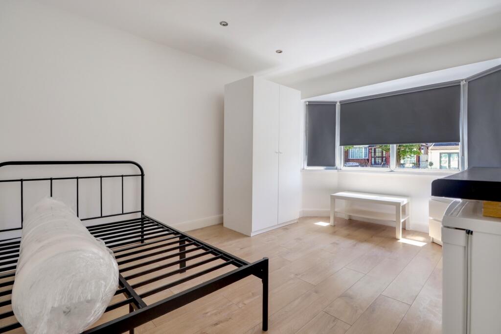 Main image of property: West Hill, Wembley, London, HA9 - ENSUITE BEDSIT COUNCIL TAX AND WATER INC