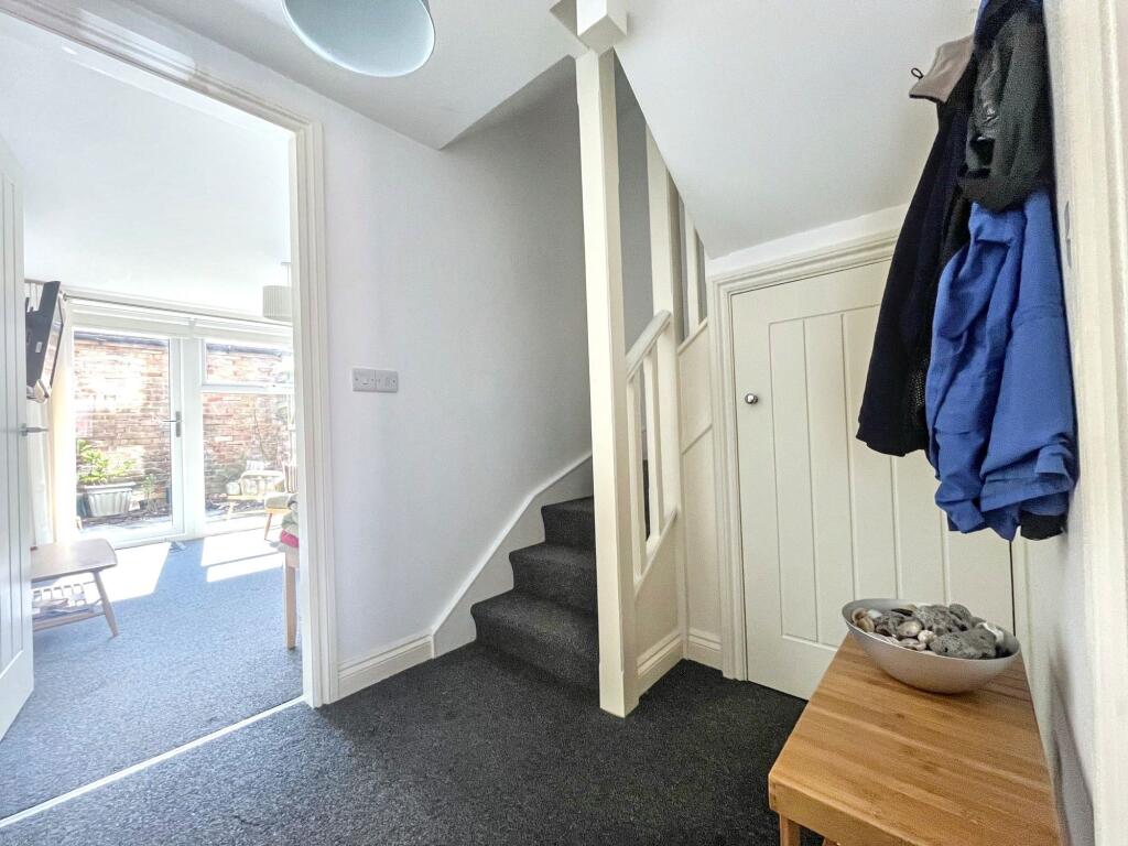House in Seahouses, North Sunderland - More