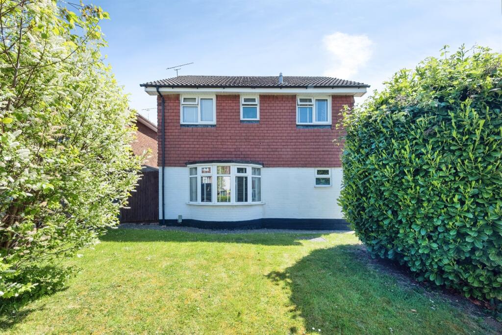 Main image of property: Burleigh Piece, Buckingham