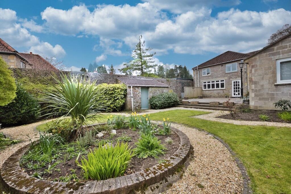 Additional image 19 of A very spacious five bedroom house with outbuildings in Oakhill