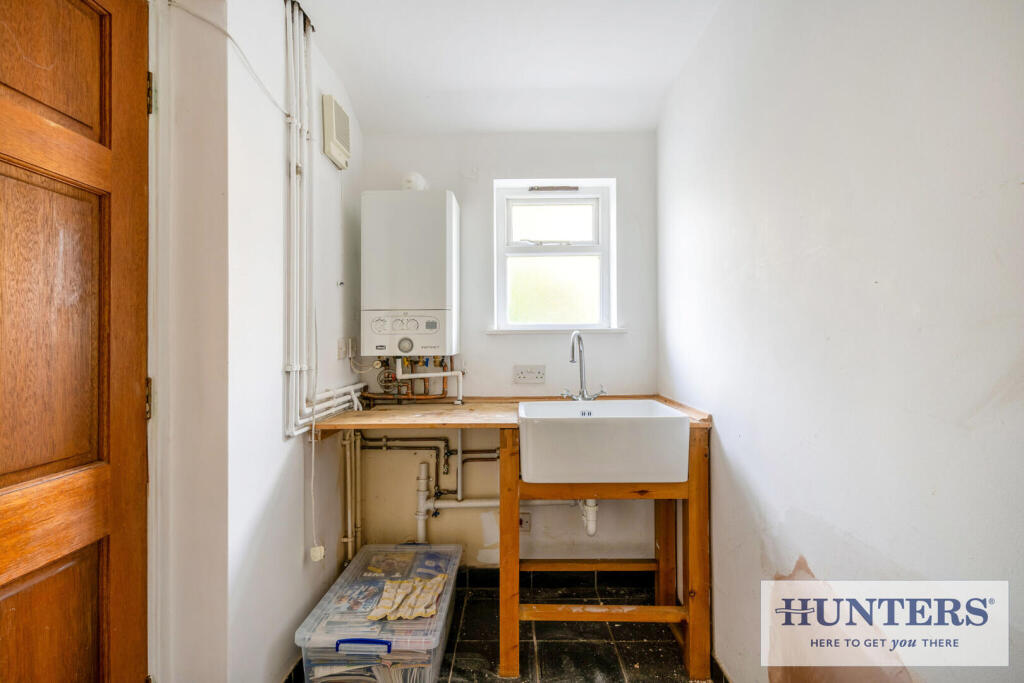 House in Leeds, White Cross, Guiseley - More