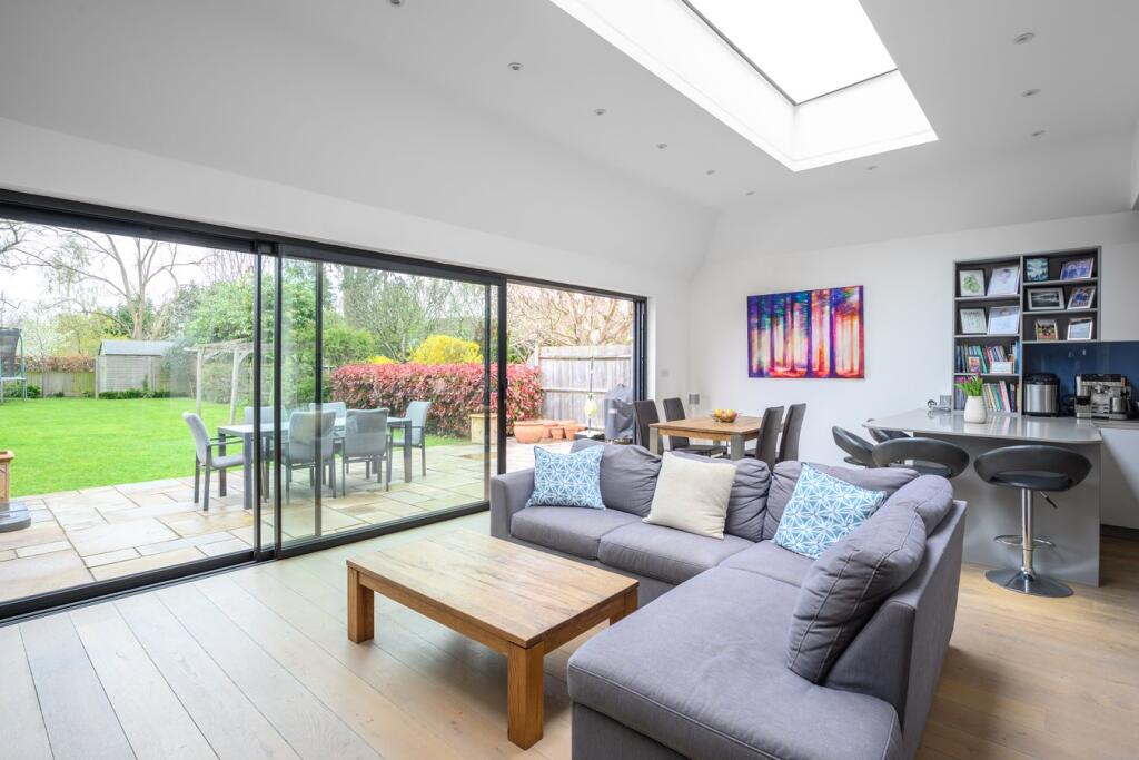 House in Elmbridge, Hersham - View 2
