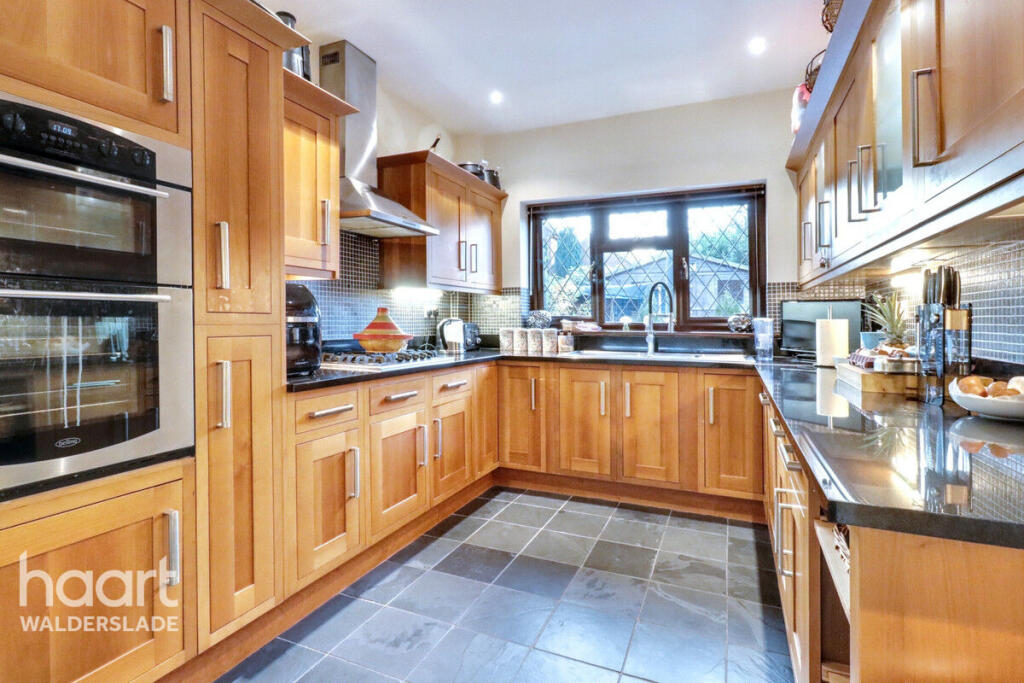 4-bed detached on Bulrush Close, Chatham, £525,000