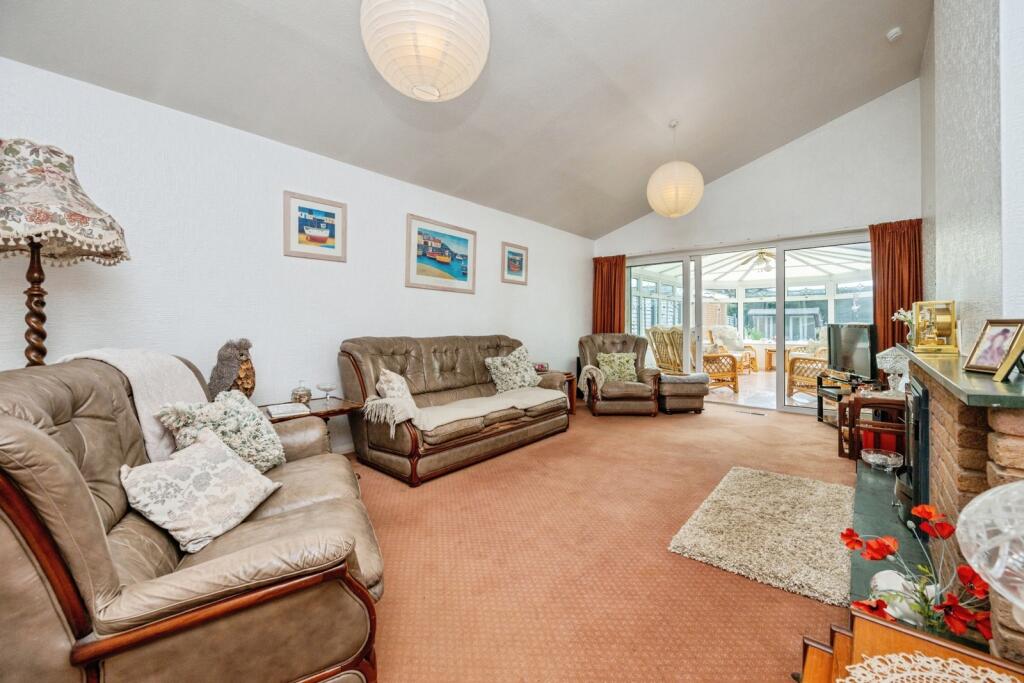 Highgate Close, Kidderminster, Worcestershire, DY11 - Więcej