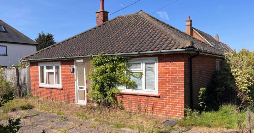 Main image of property: 40 Leiston Road, Aldeburgh, Suffolk, IP15 5PR