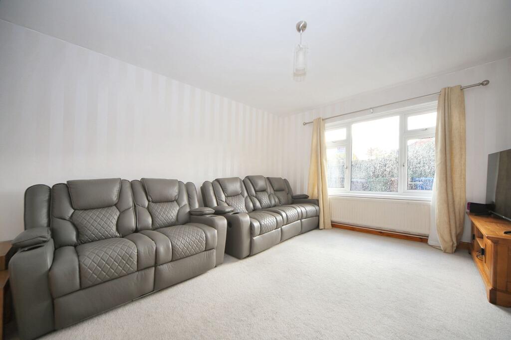 Attingham Walk, Wigan, WN3 photo 2