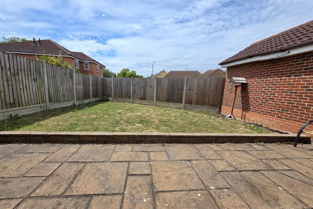 Braiding Crescent, Braintree, Essex, CM7 photo 3