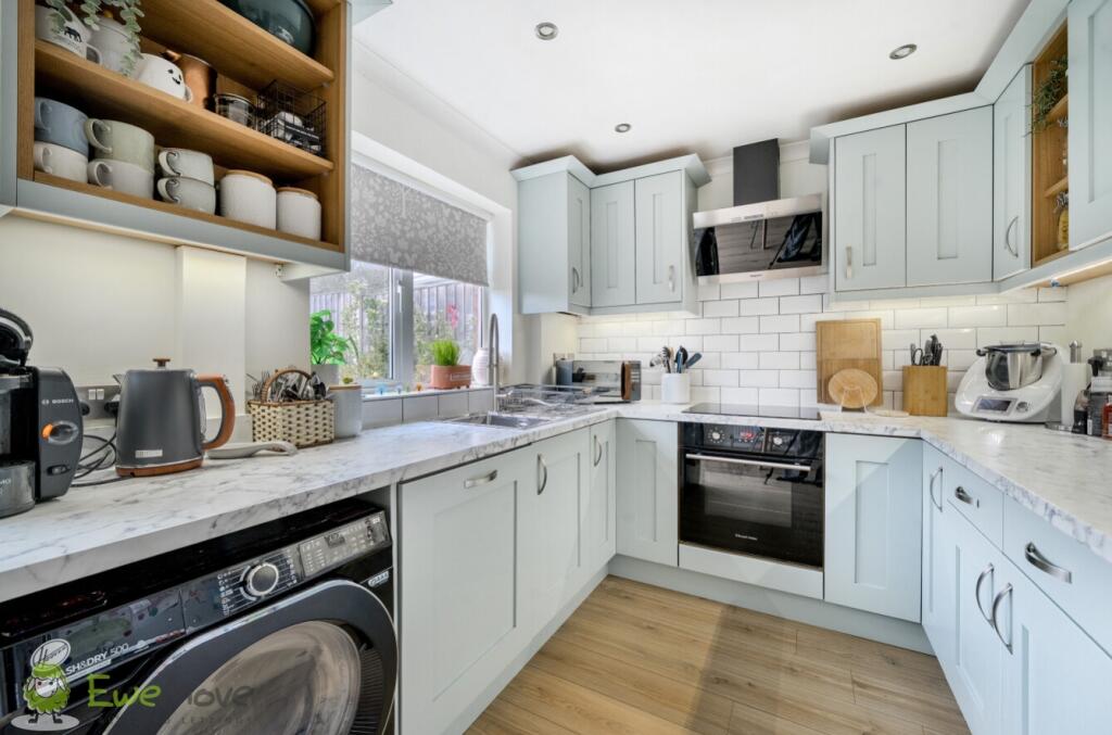 Greywell Close, Tadley, Hampshire, RG26 photo 3