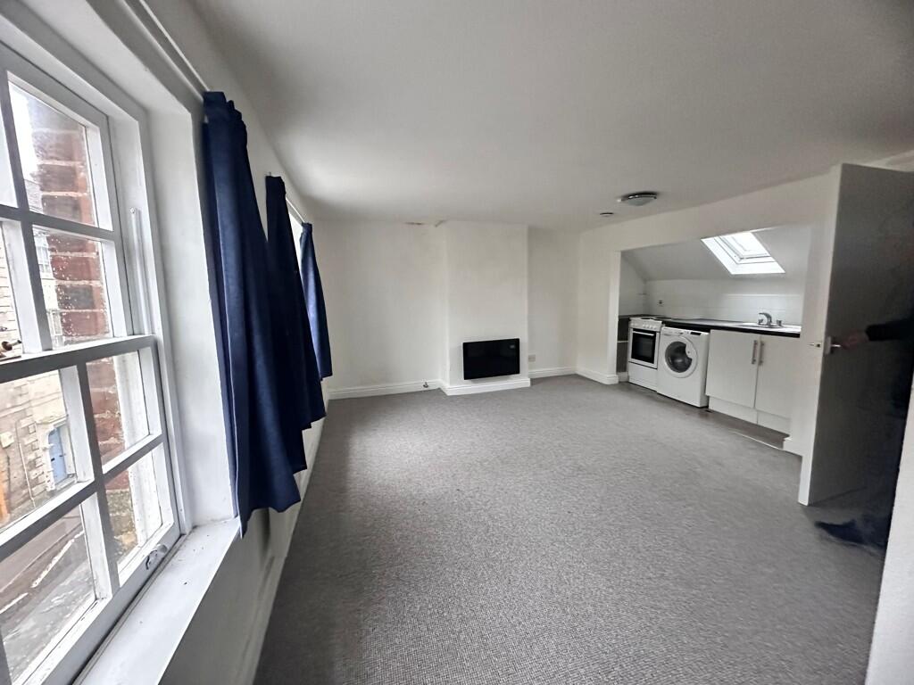 Additional image 4 of 9  - 11 East Street, Warminster, Wiltshire, BA12 9BY