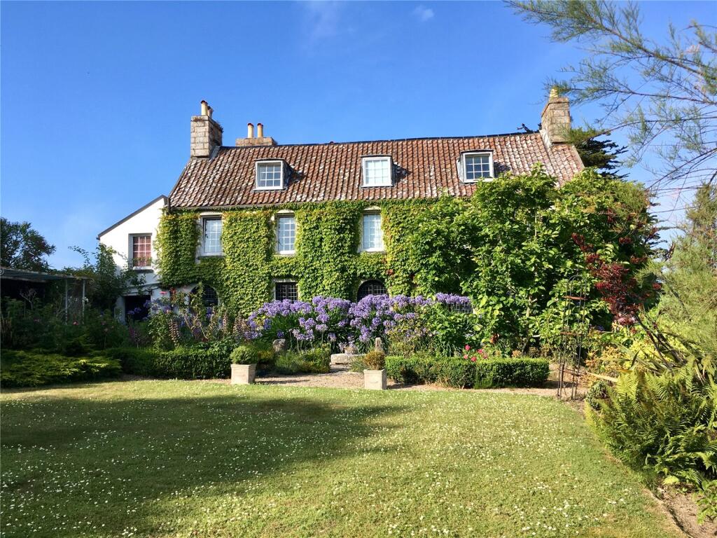 Main image of property: La Rue A Don, Grouville, Jersey, JE3