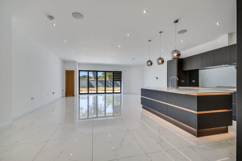 House in Chelmsford - View 2