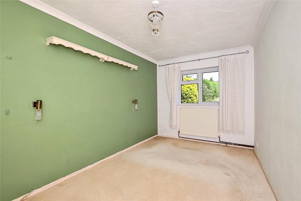 Knoll Way, Warden, Sheerness, Kent, ME12 photo 4