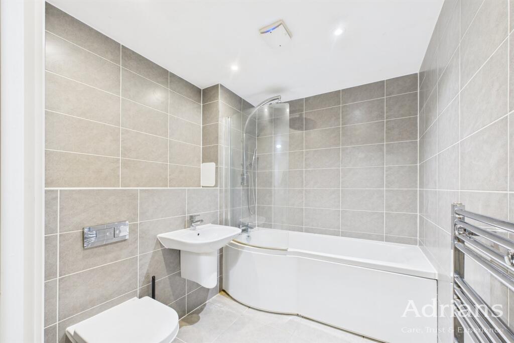 Apartment in Chelmsford - View 4