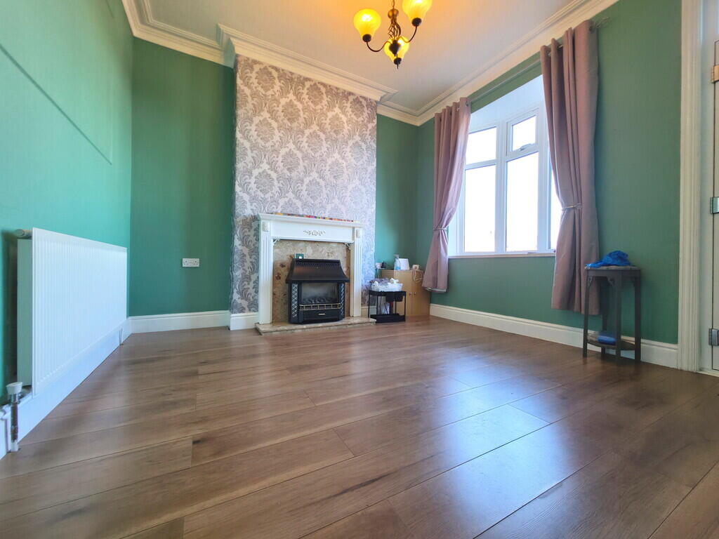 House in Newcastle-under-Lyme, Kidsgrove - More