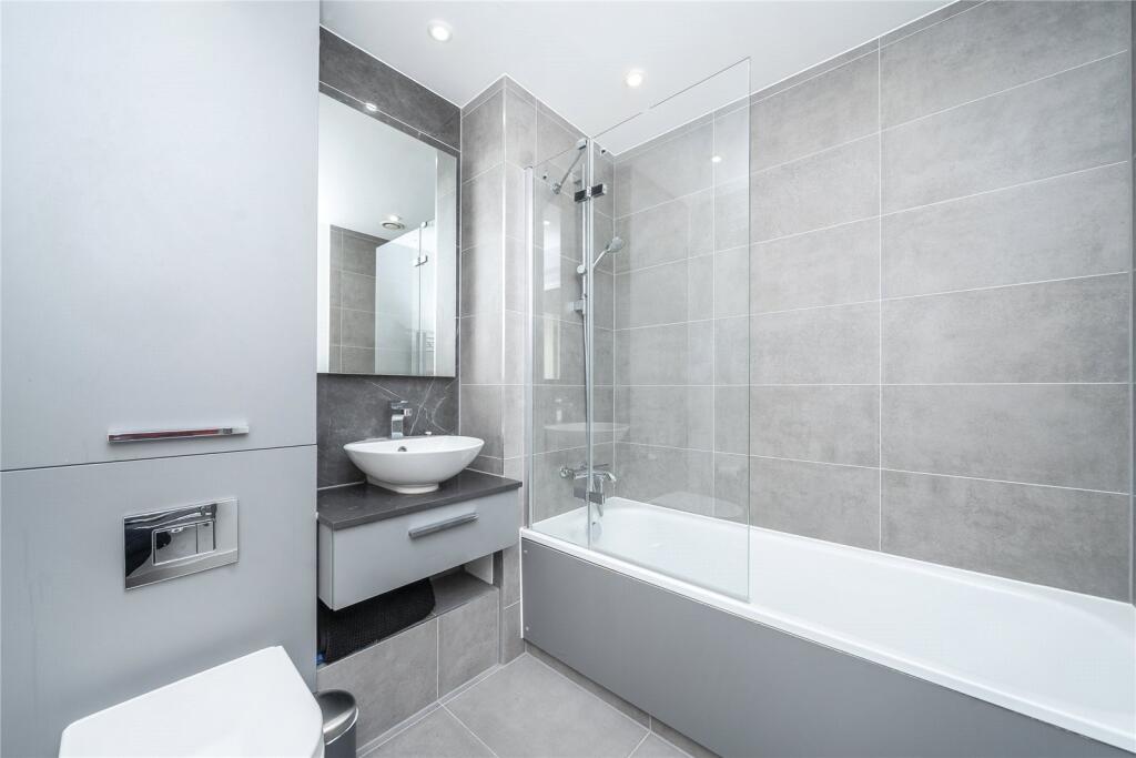 Apartment in London - View 5