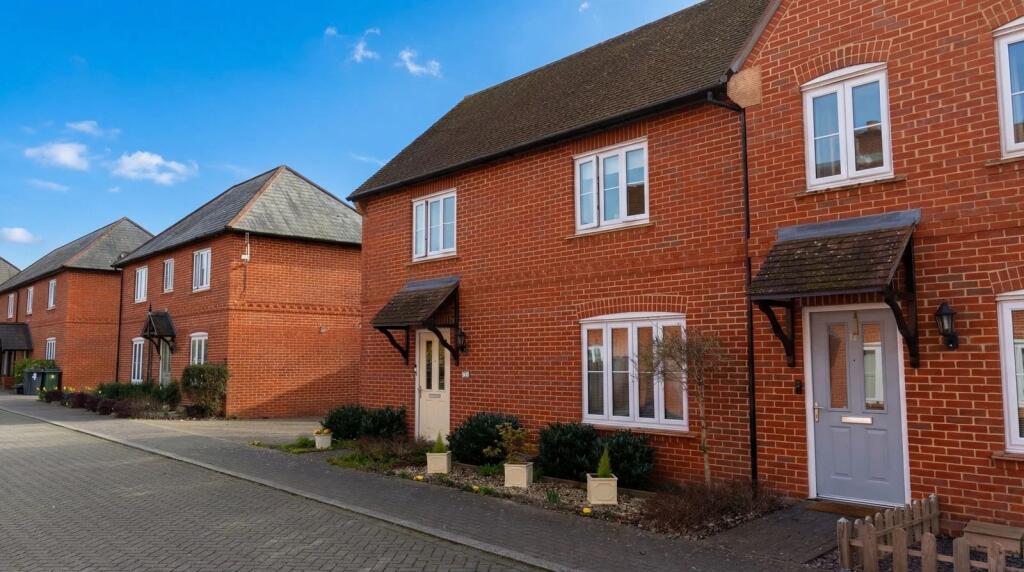 Main image of property: Bakeland Gardens,Alresford,SO24 9QX